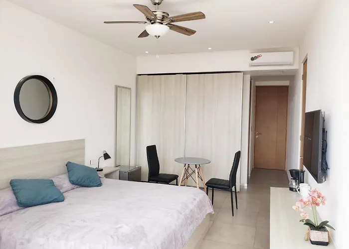 Studio Aura With Balcony, Pool, Gym & Sauna Playa del Carmen